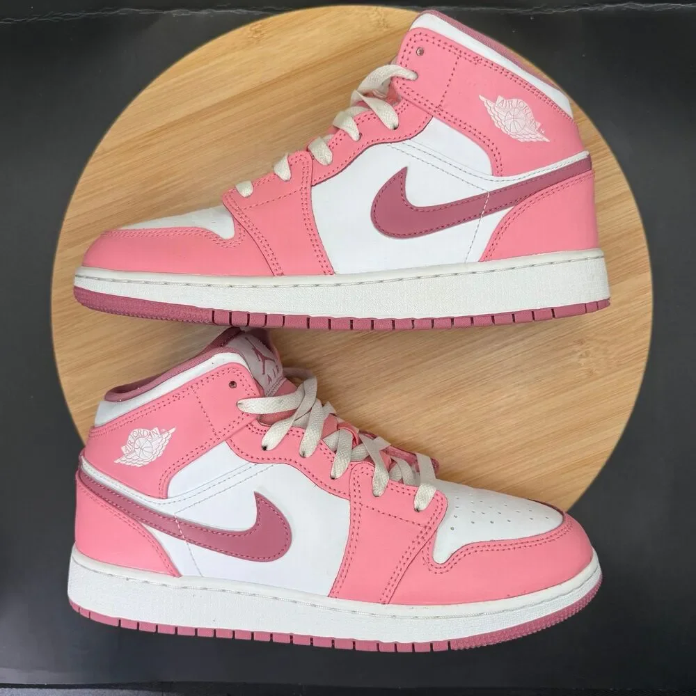 Air Jordan 1 Mid GS Valentines Day Edition (2023) Sz 7Y